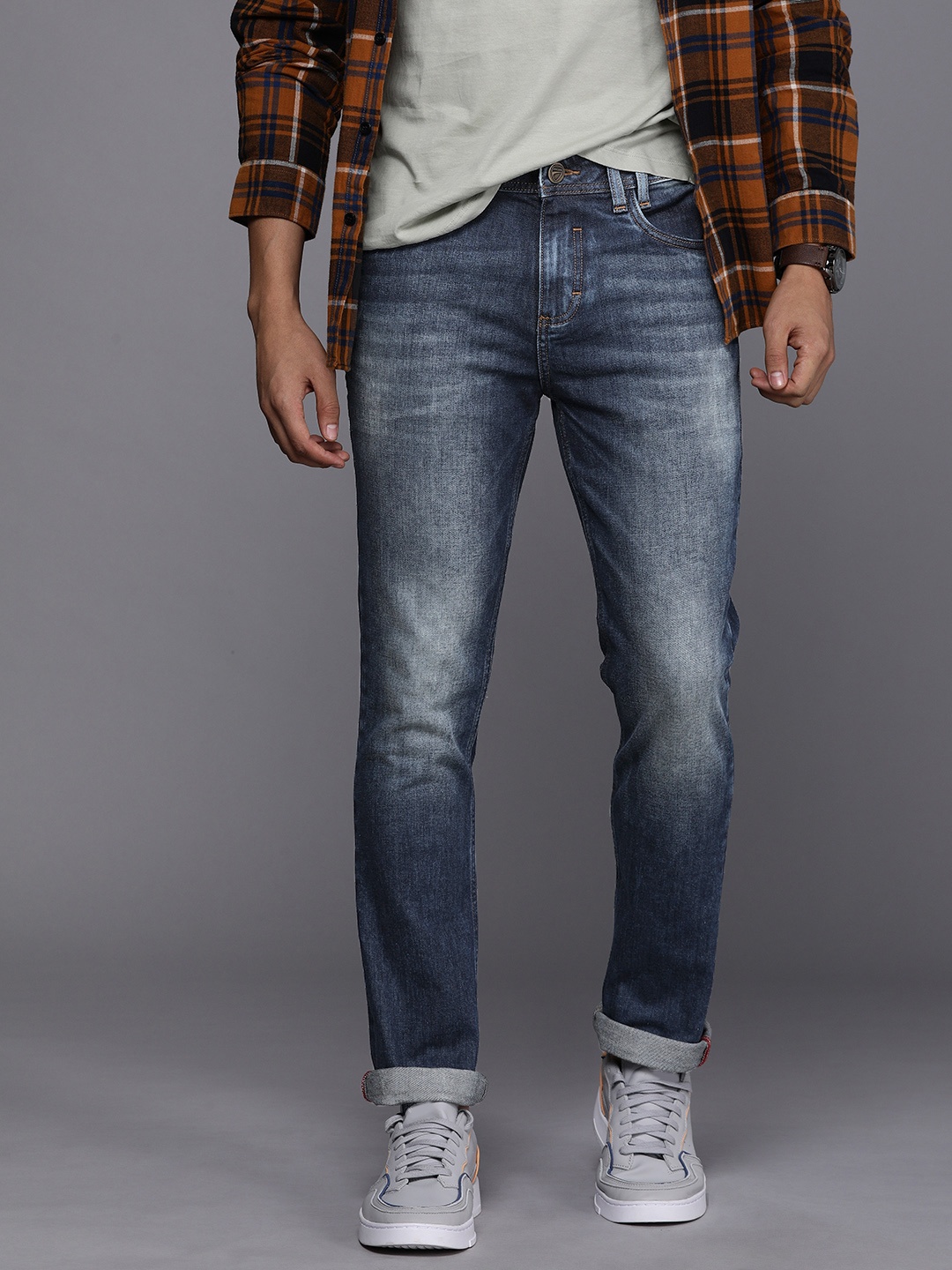 

Ducati Men Navy Blue Slim Fit Light Fade Stretchable Jeans