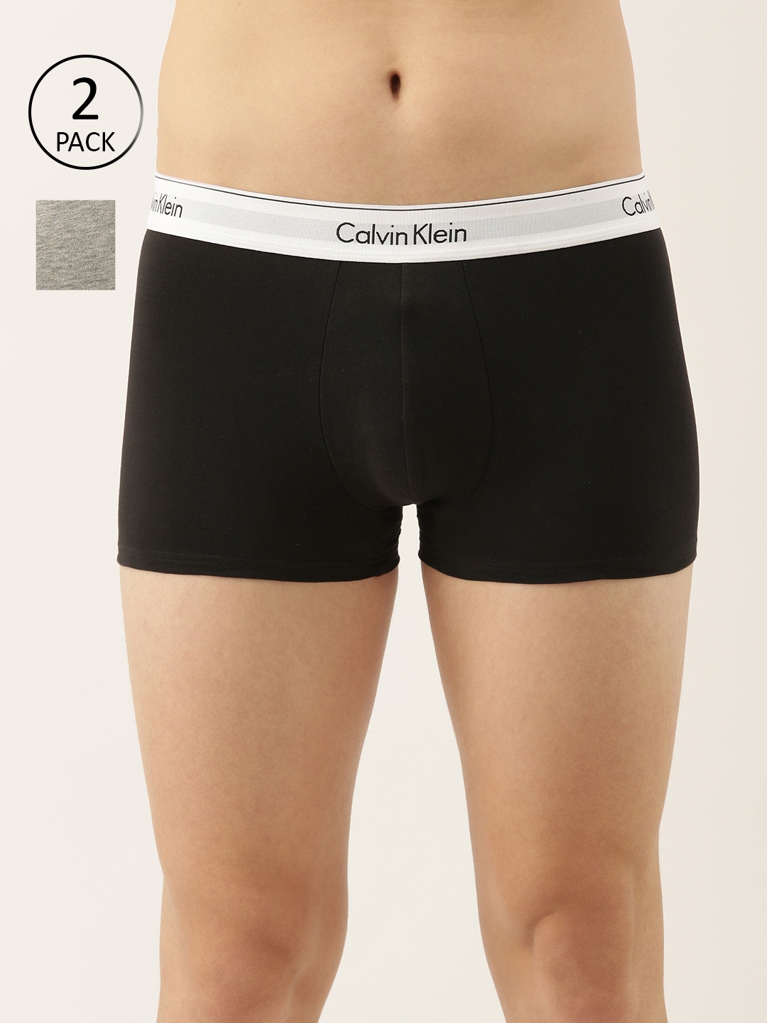 

Calvin Klein Underwear Men Black Solid Trunks NB1086BHY