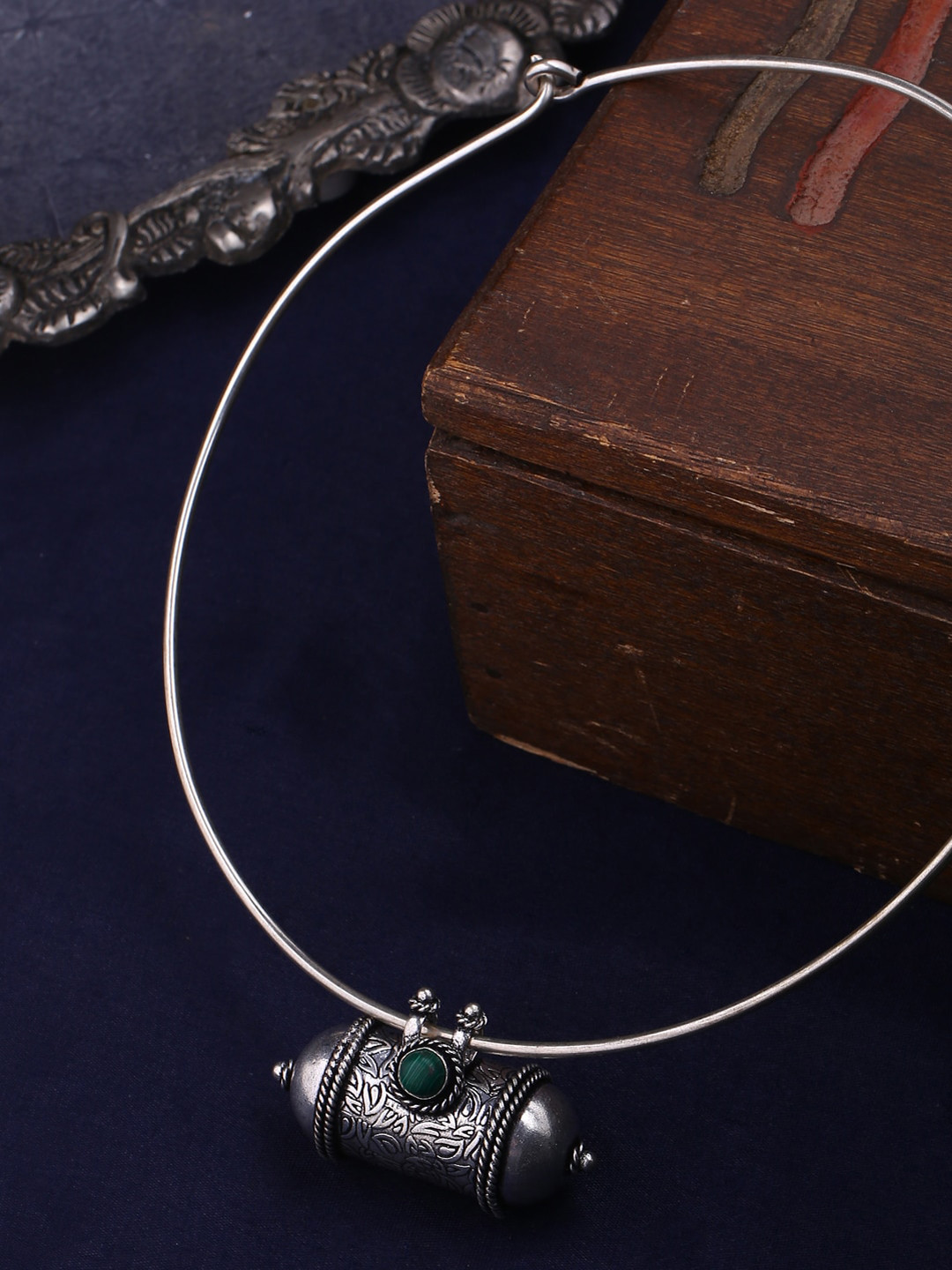 

Shoshaa Silver & Green Brass Silver-Plated Oxidised Necklace