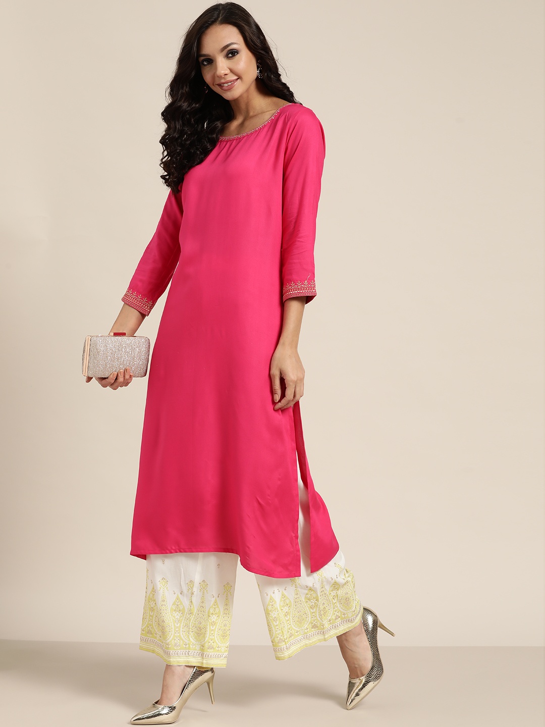 

Shae by SASSAFRAS Women Pink Solid Liva Straight Kurta