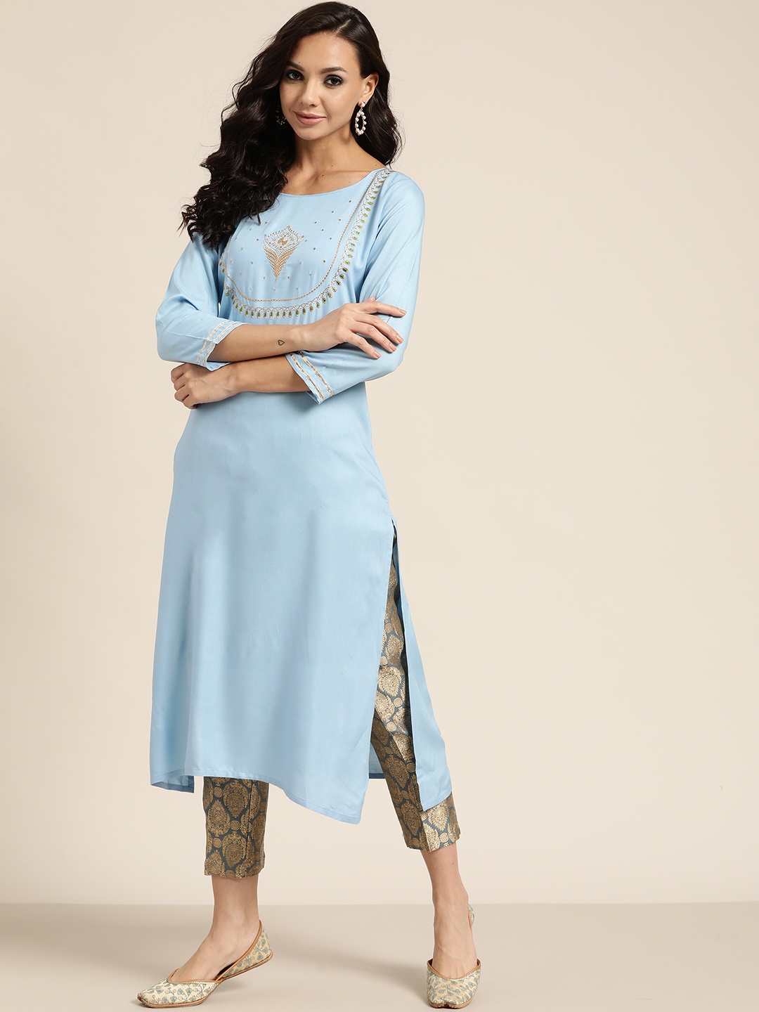 

Shae by SASSAFRAS Women Blue & Golden Zari Embroidered Yoke Liva Straight Kurta