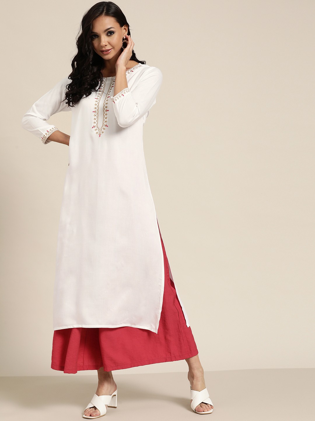 

Shae by SASSAFRAS Women White Ethnic Motifs Yoke Design Liva Straight Kurta