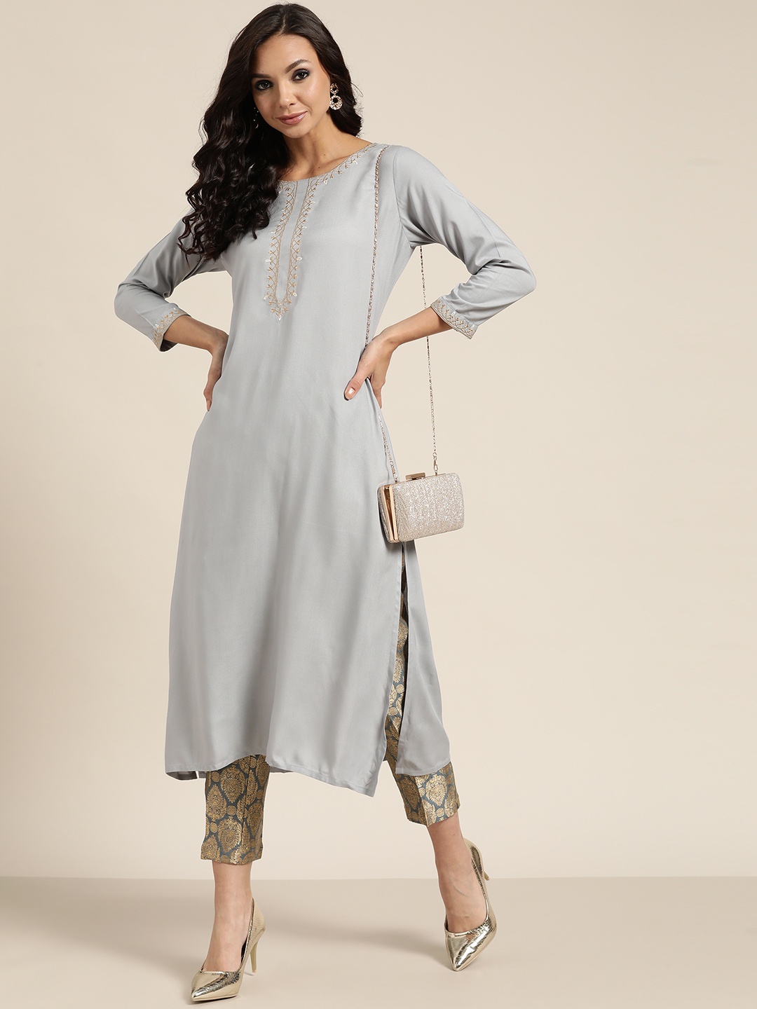 

Shae by SASSAFRAS Women Grey Zari Ethnic Motifs Yoke Design Liva Straight Kurta