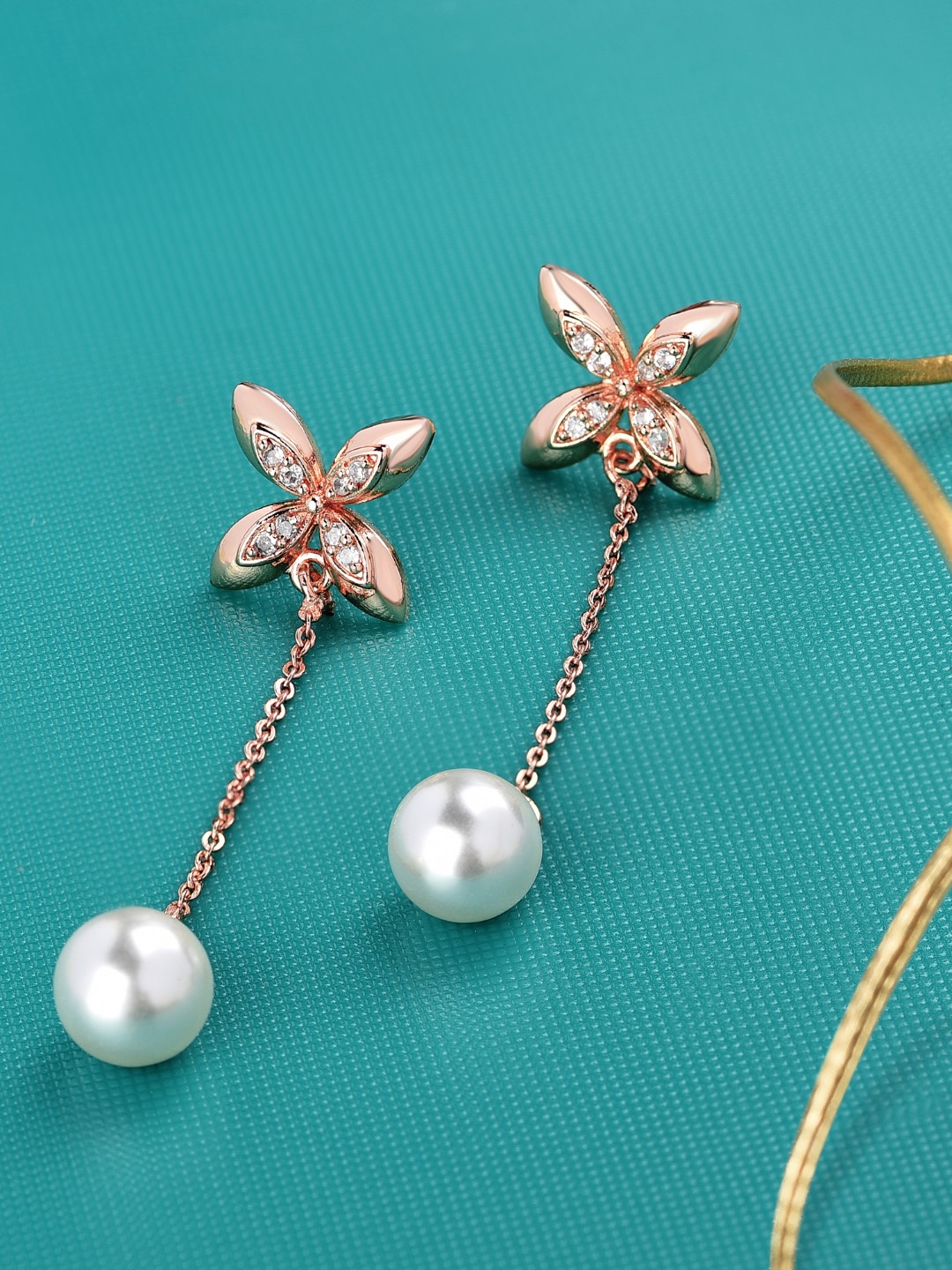 

AMI Rose Gold-Plated Cubic Zirconia & Pearl Contemporary Drop Earrings