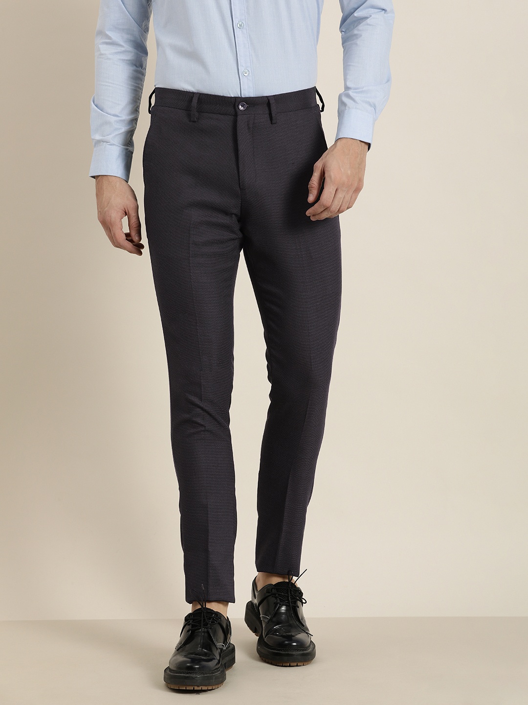 

INVICTUS Men Navy Blue Solid Mid-Rise Formal Trousers