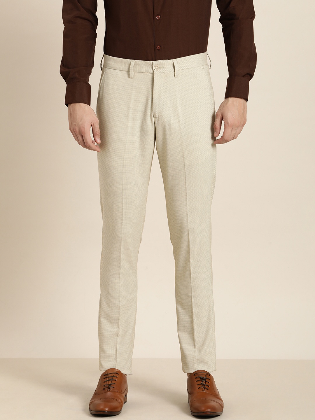 

INVICTUS Men Beige Checked Pleated Dobby Strech Slim Fit Formal Trousers