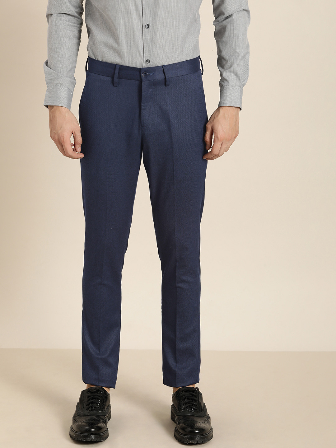

INVICTUS Men Blue Solid Pleated Slim Fit Formal Trousers