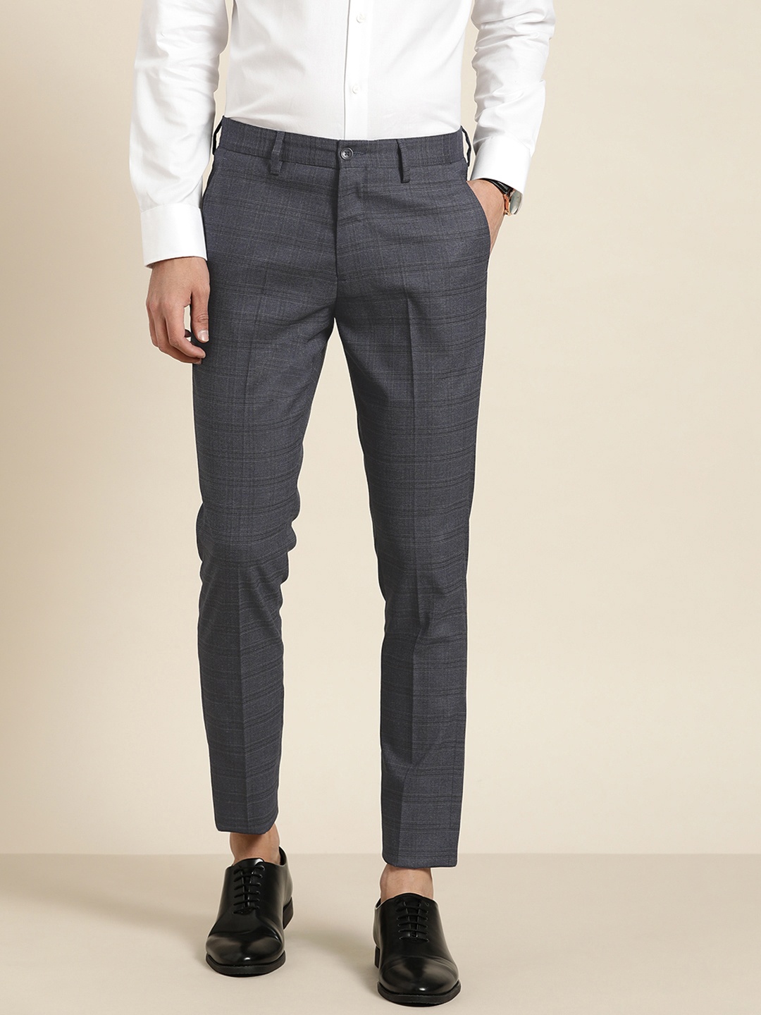 

INVICTUS Men Charcoal Slim Fit Trousers