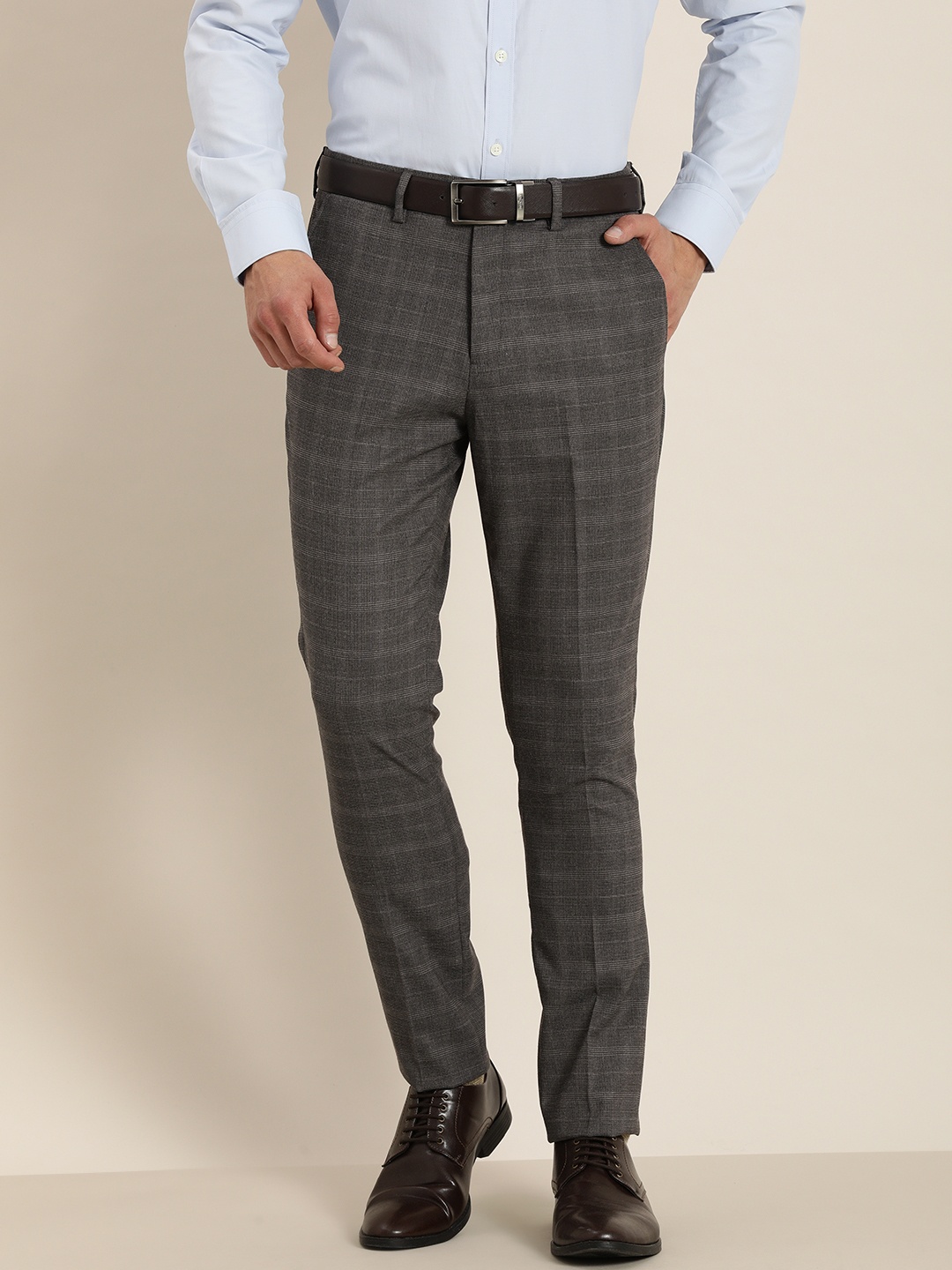 

INVICTUS Men Grey Slim Fit Checked Trousers