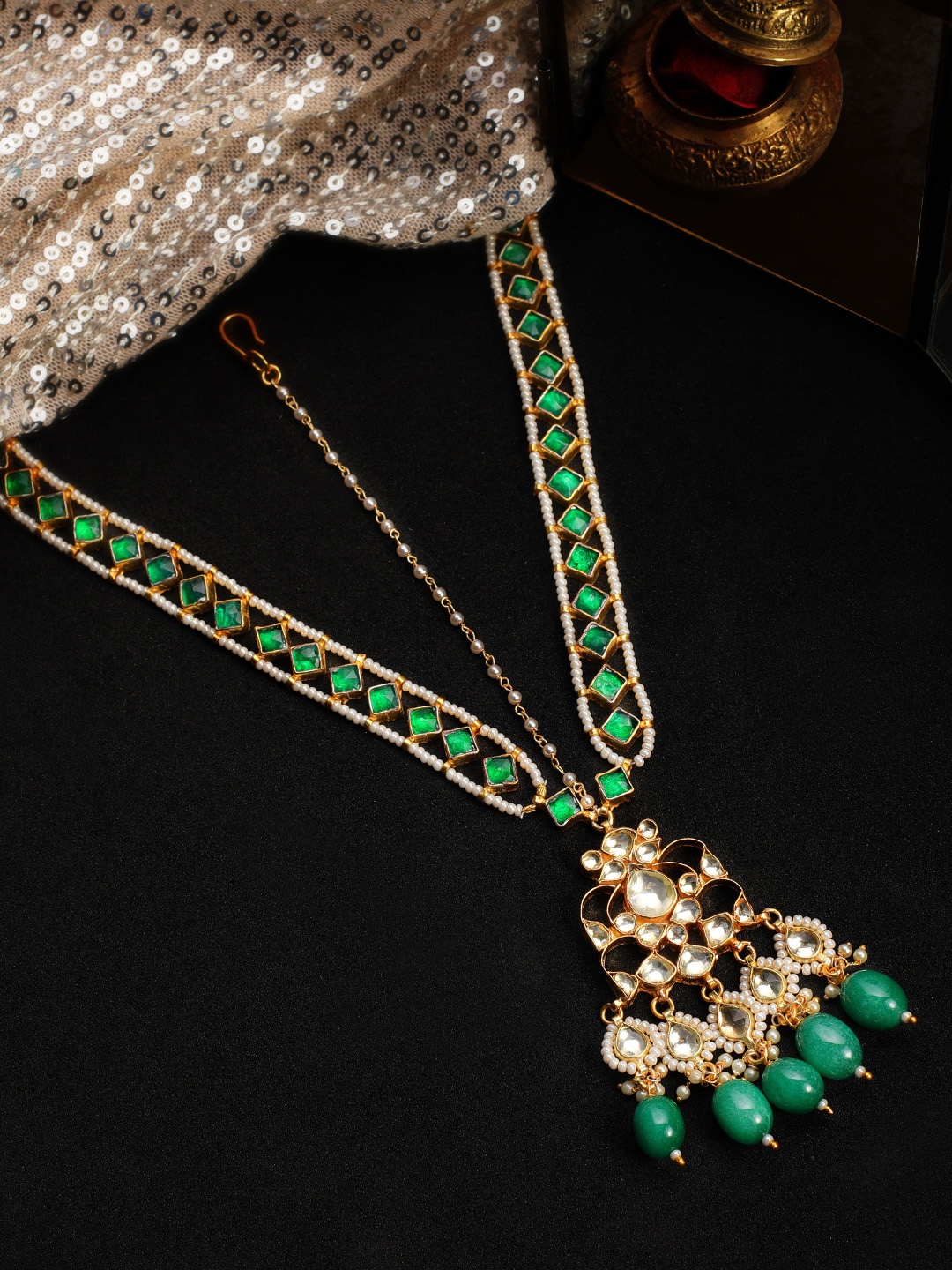 

Rubans Gold-Toned Green Kundan-Studded Mathapatti