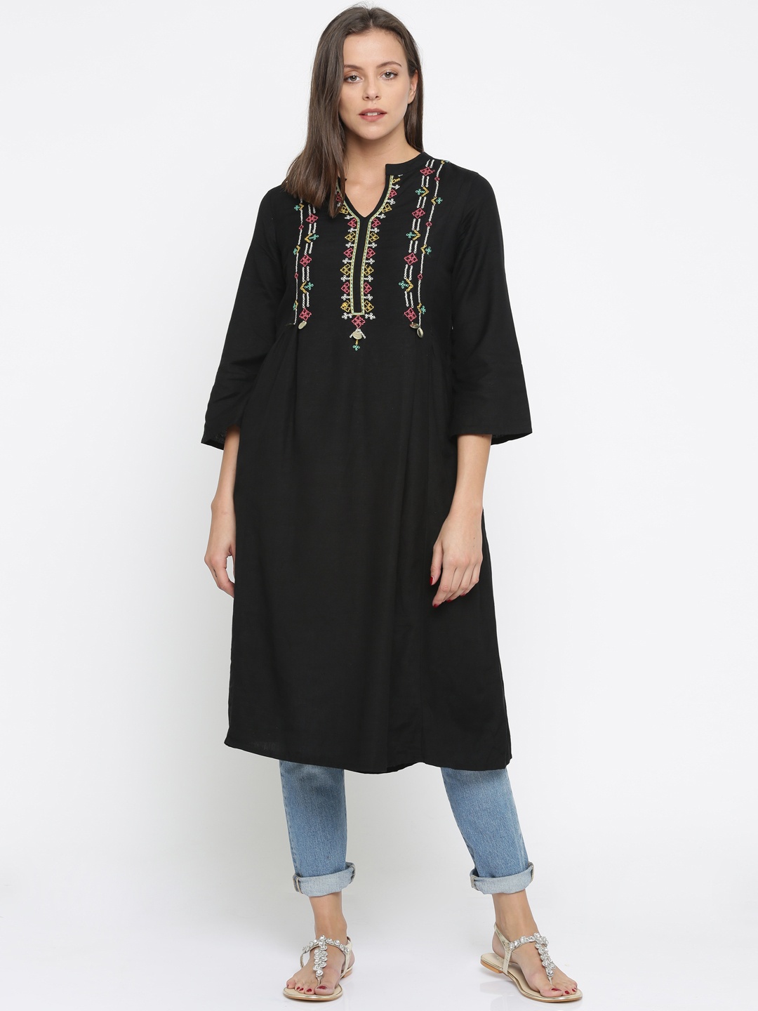 

Global Desi Women Black Solid Straight Kurta