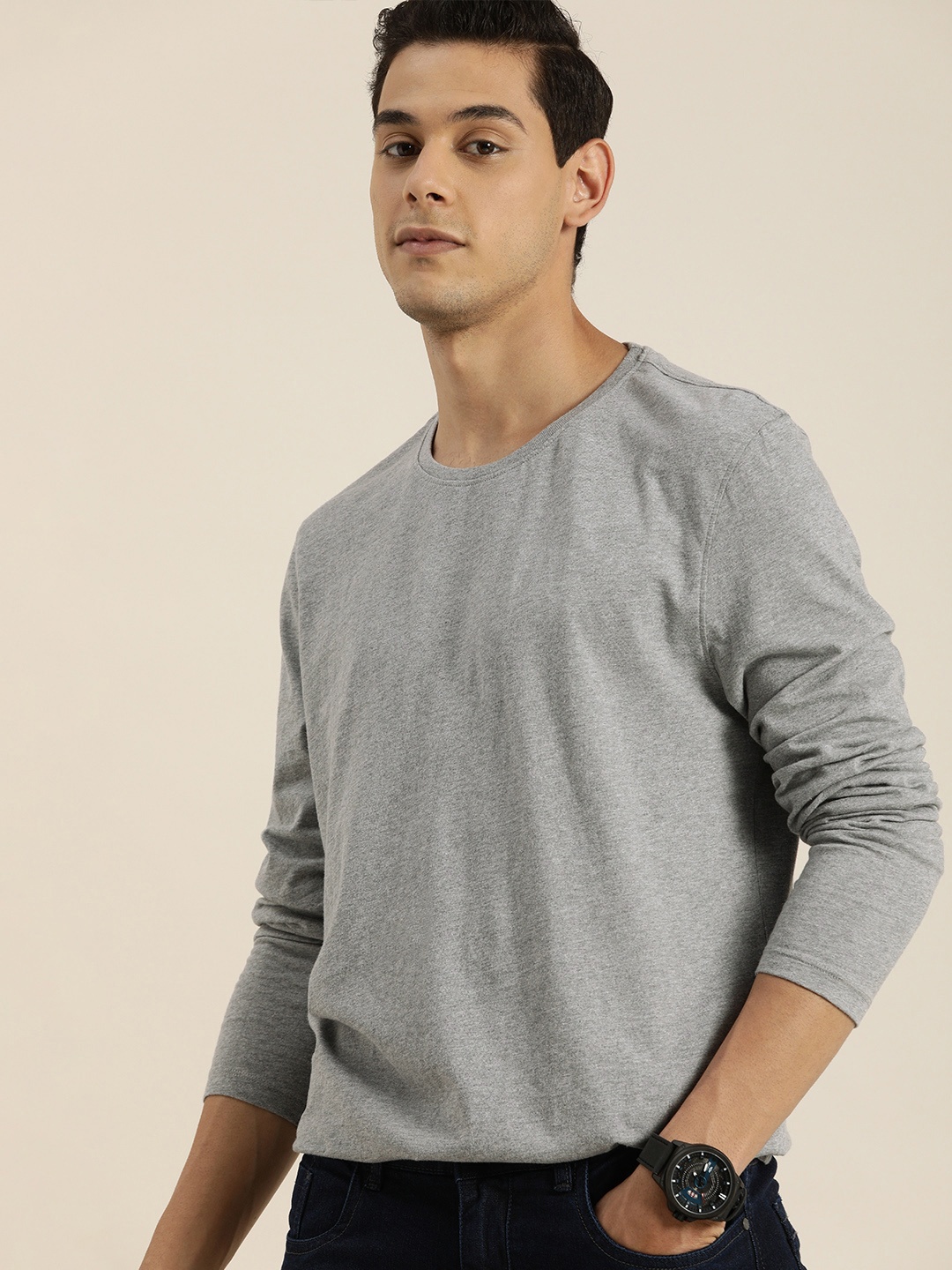 

INVICTUS Men Grey Melange Solid Slim Fit Round Neck T-shirt