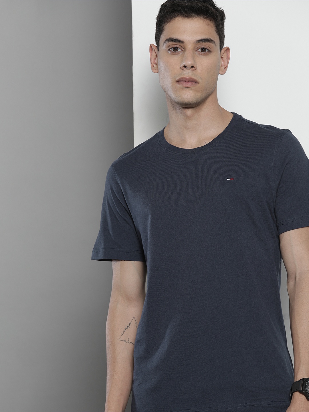 

Tommy Hilfiger Men Navy Blue Pure Cotton T-shirt