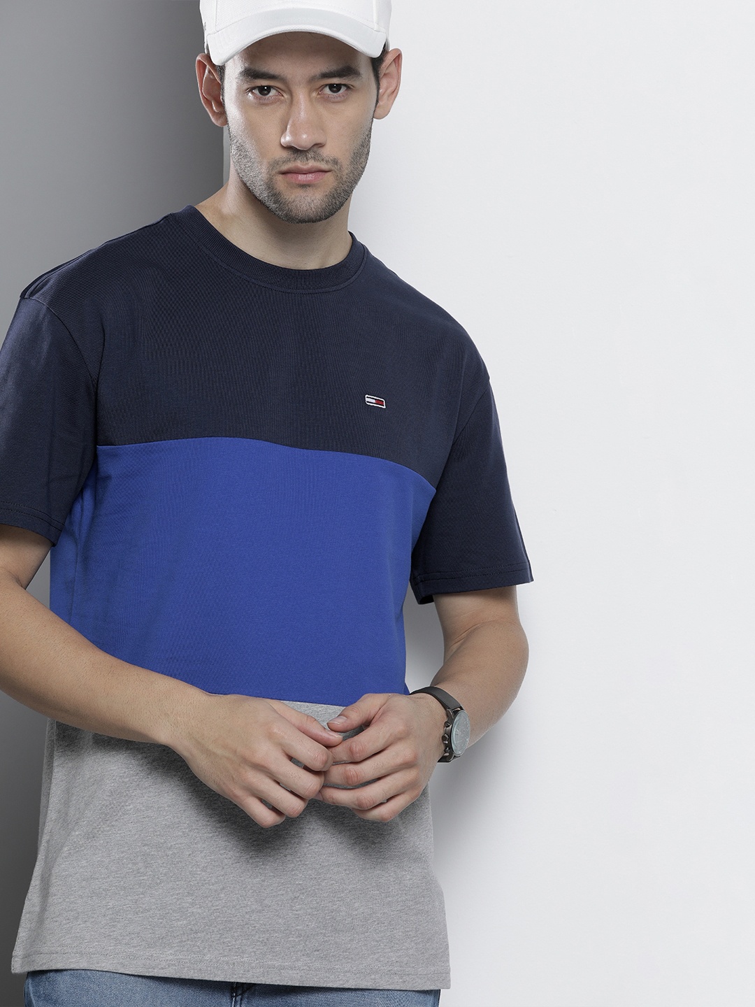 

Tommy Hilfiger Men Navy Blue Grey Colourblocked Pure Cotton T-shirt