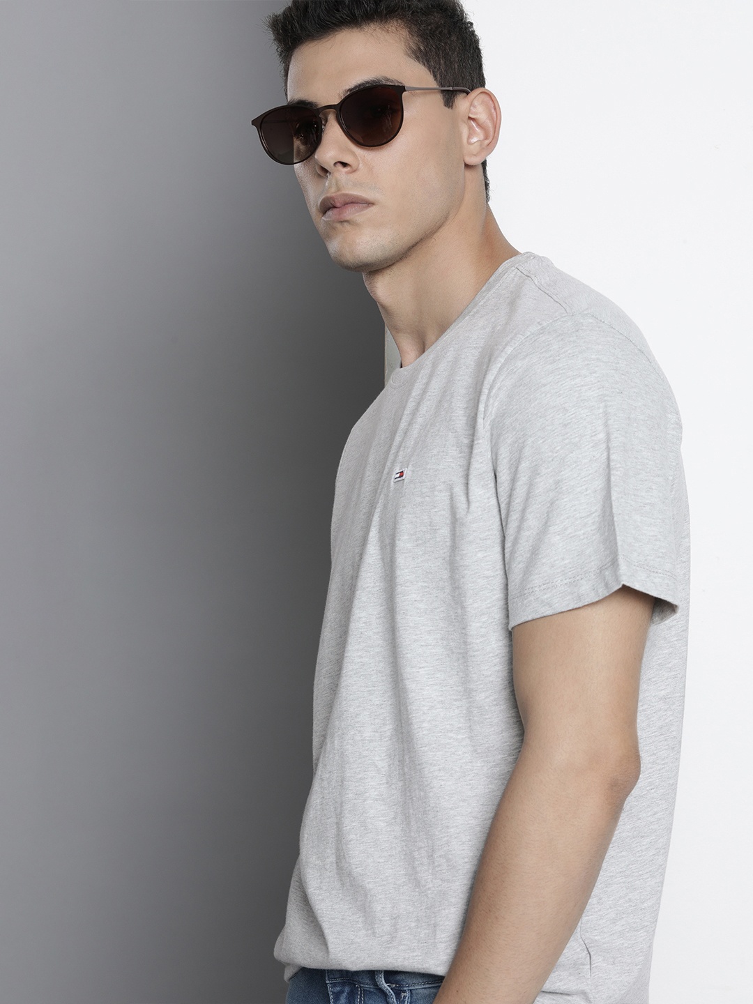 

Tommy Hilfiger Men Grey Melange Organic Cotton T-shirt
