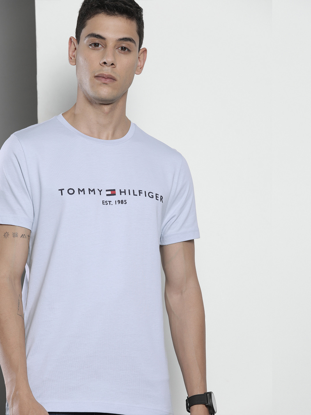 

Tommy Hilfiger Men Off White Typography Printed Organic Cotton T-shirt