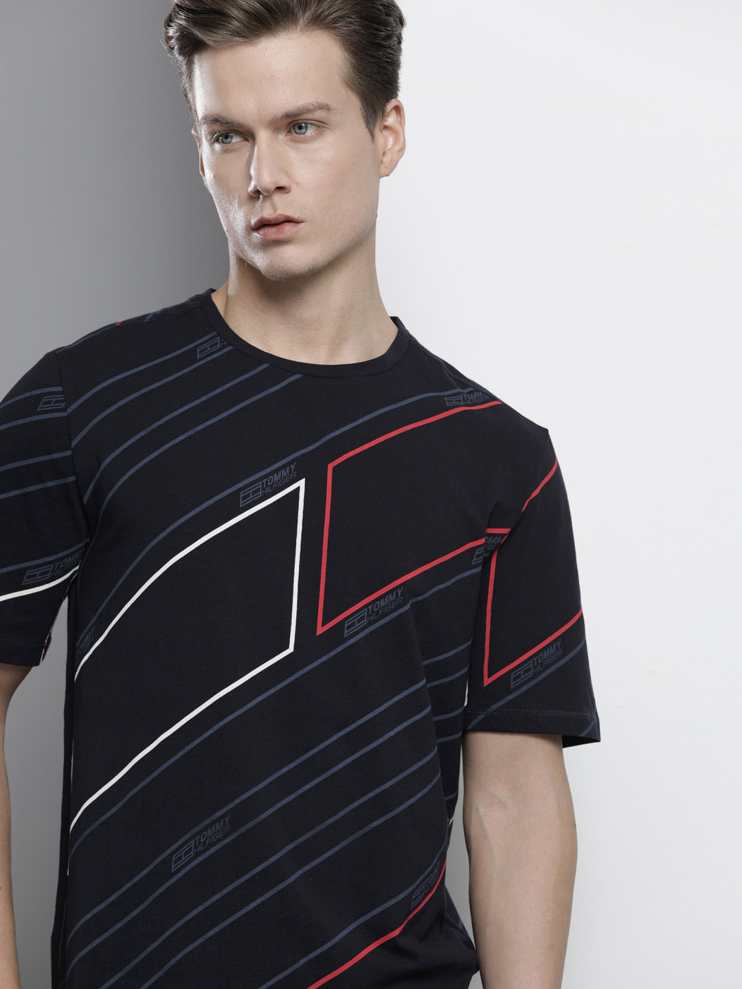 

Tommy Hilfiger Men Navy Blue Printed T-shirt