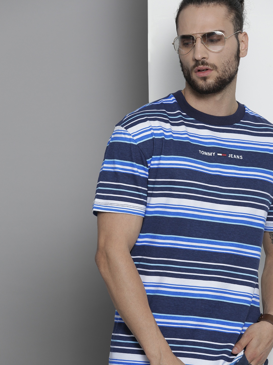 

Tommy Hilfiger Men Navy Blue White Striped Pure Cotton T-shirt