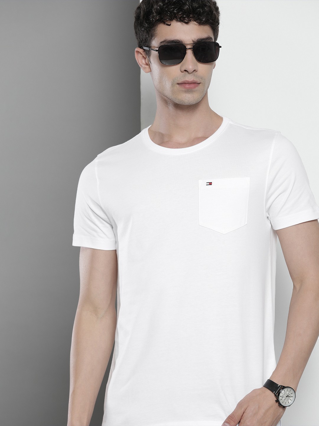 

Tommy Hilfiger Men White Pure Cotton T-shirt with Pocket