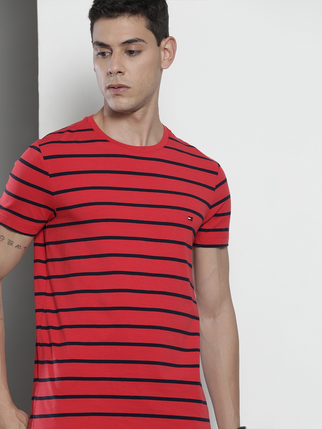 

Tommy Hilfiger Men Red & Navy Blue Striped Slim Fit T-shirt