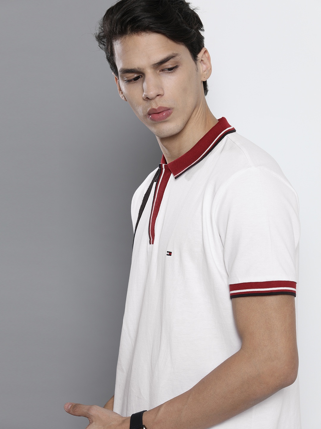 

Tommy Hilfiger Men White Contrast Polo Collar Organic Cotton T-shirt