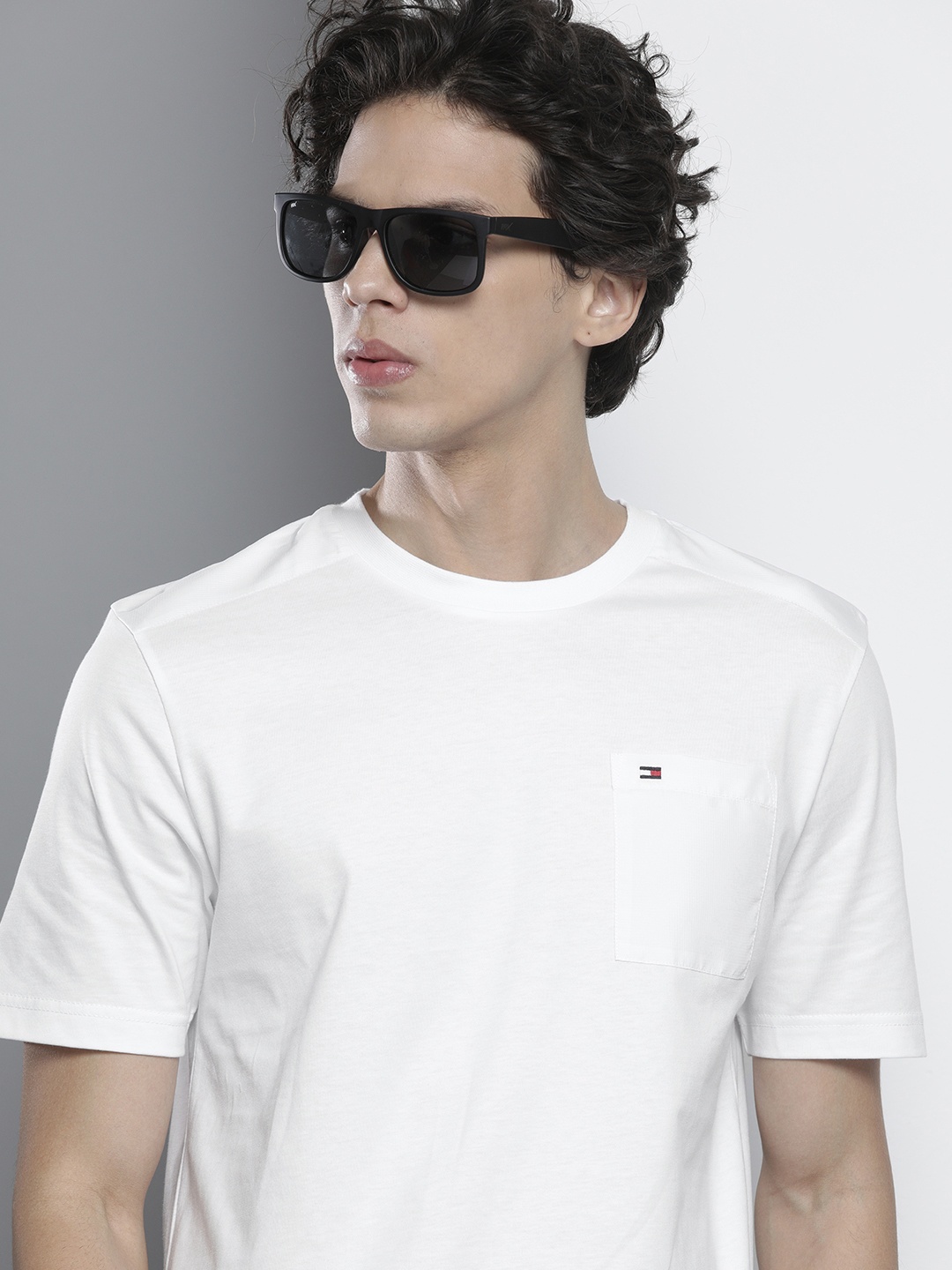 

Tommy Hilfiger Men White Solid Organic Cotton T-shirt