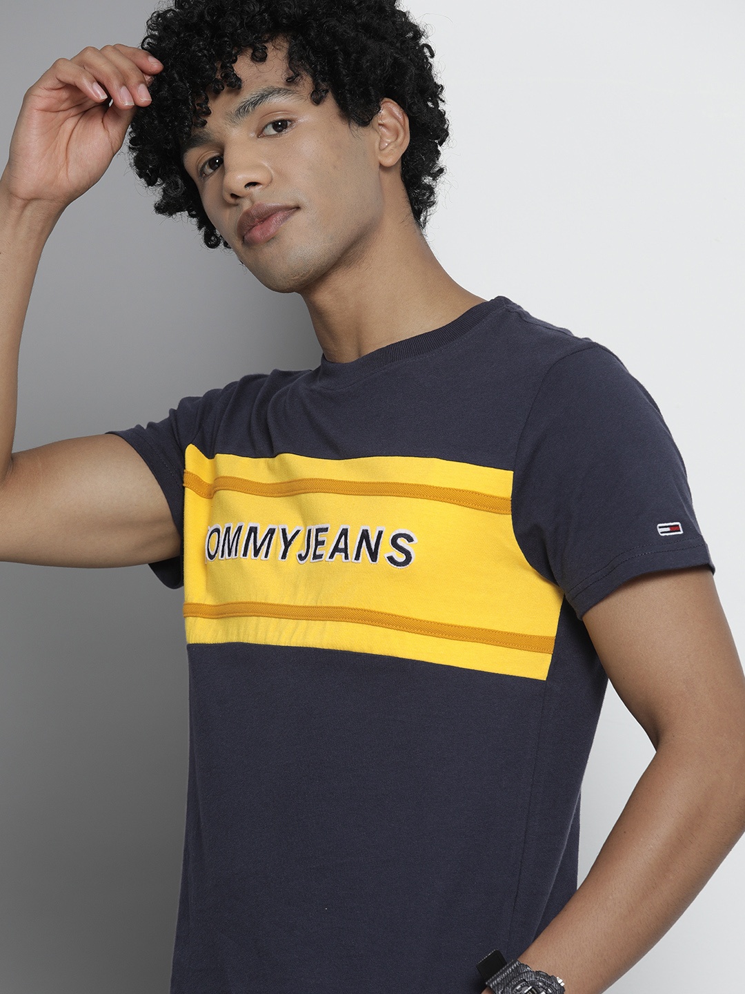 

Tommy Hilfiger Men Navy Blue Yellow Colourblocked Slim Fit Pure Cotton T-shirt
