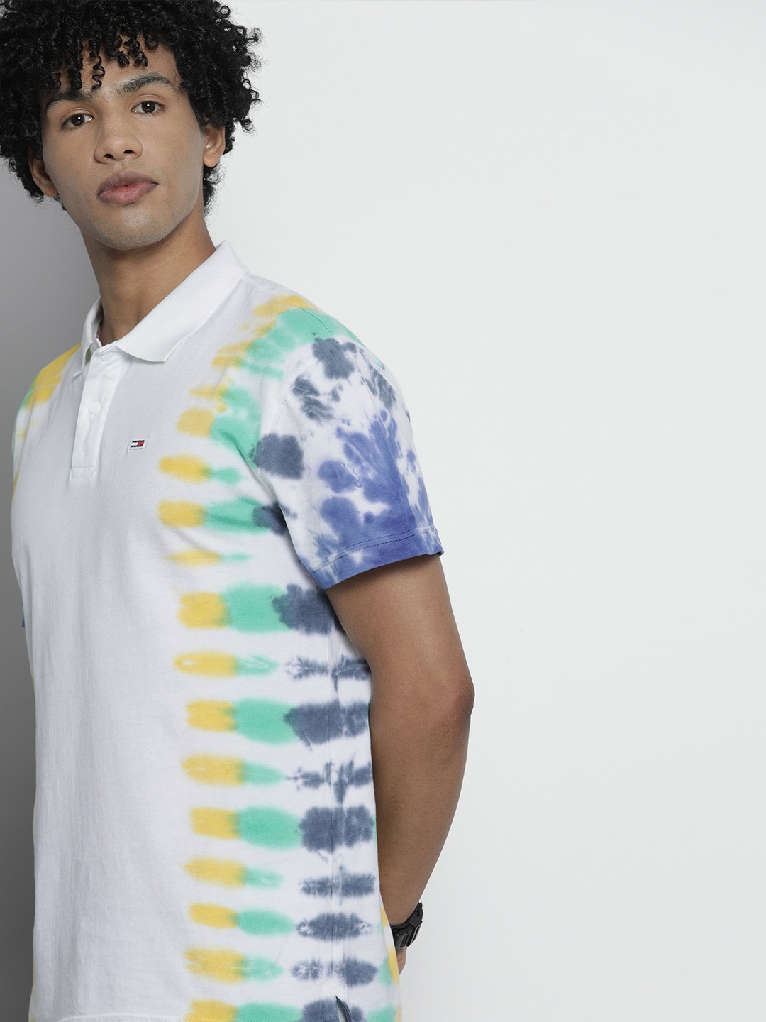 

Tommy Hilfiger Men White Yellow Tie and Dye Dyed Polo Collar Pure Cotton T-shirt
