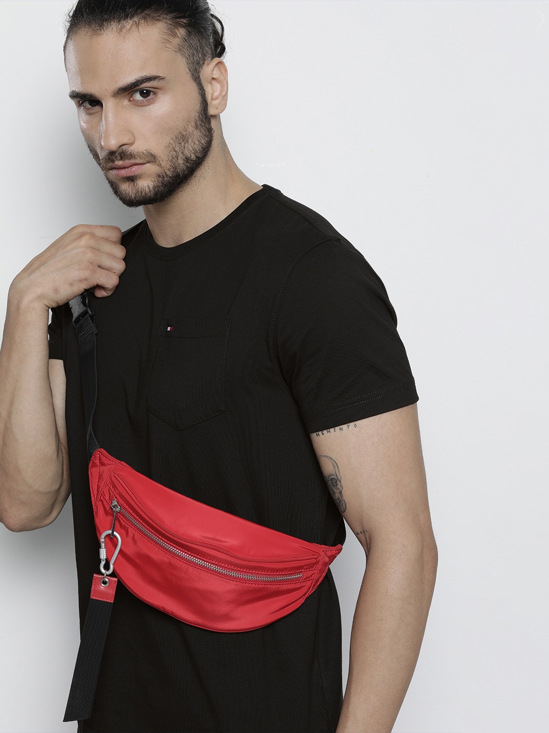 

Tommy Hilfiger Men Black Solid Round Neck Organic Cotton T-shirt