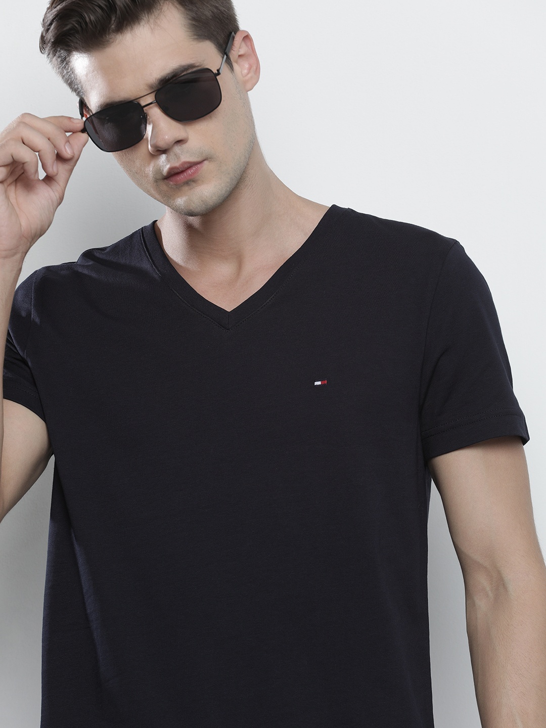 

Tommy Hilfiger Men Navy Blue V-Neck Organic Cotton T-shirt