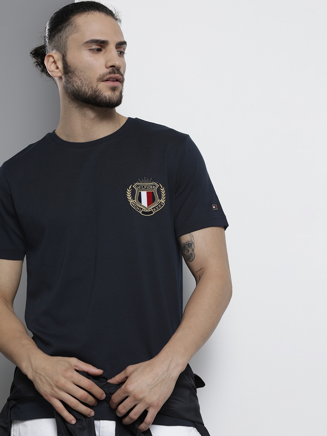 

Tommy Hilfiger Men Navy Blue Solid Round Neck Pure Cotton T-shirt