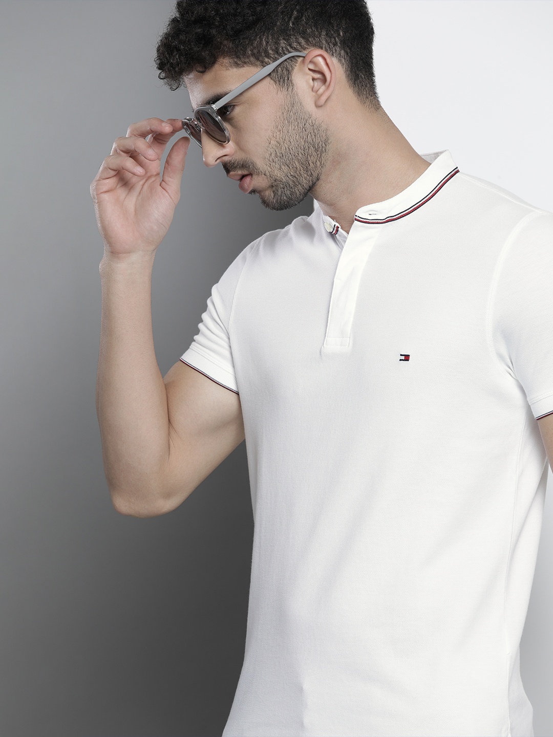 

Tommy Hilfiger Men White Mandarin Collar Slim Fit T-shirt