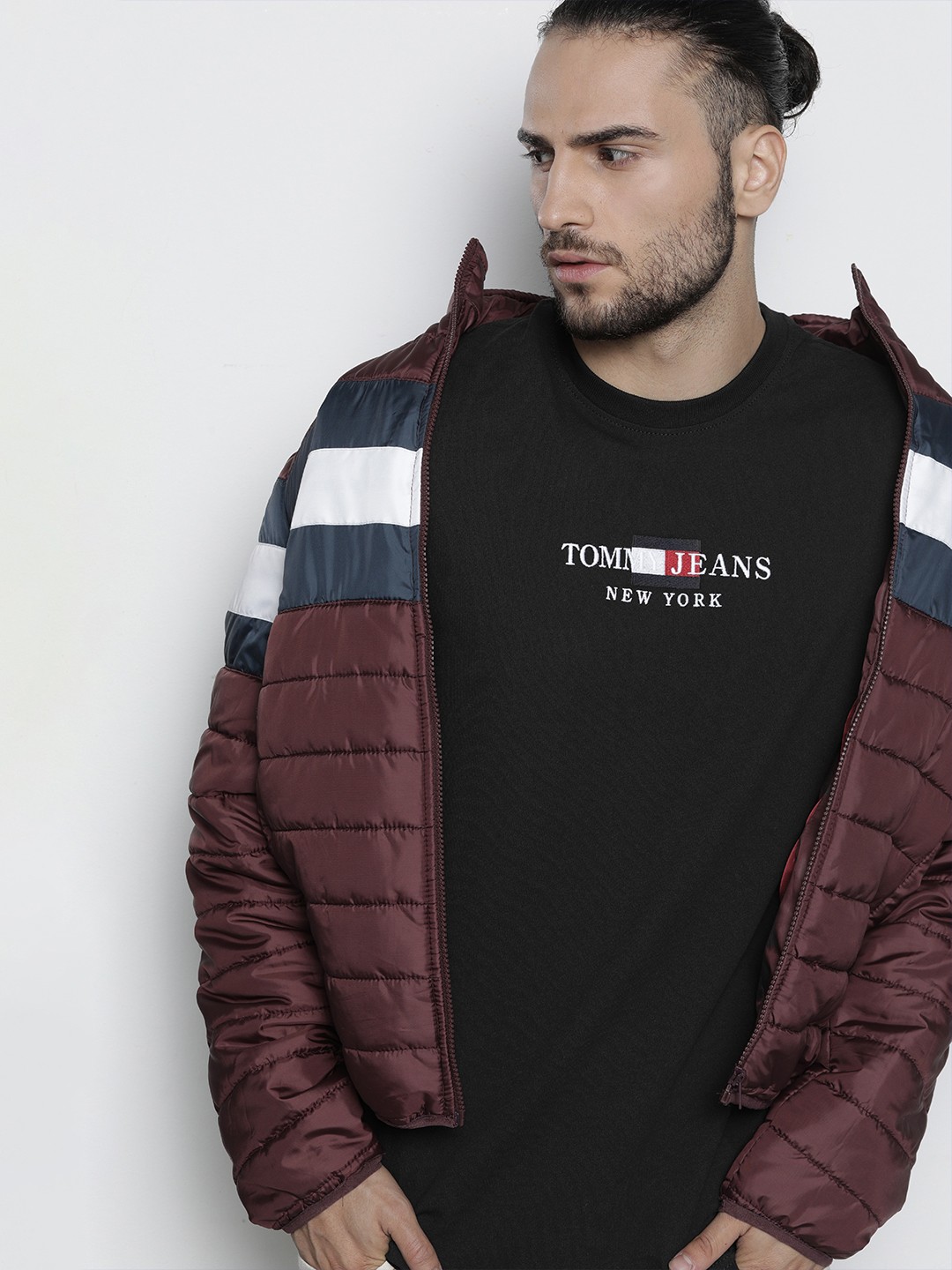 

Tommy Hilfiger Men Black Organic Cotton T-shirt with Logo