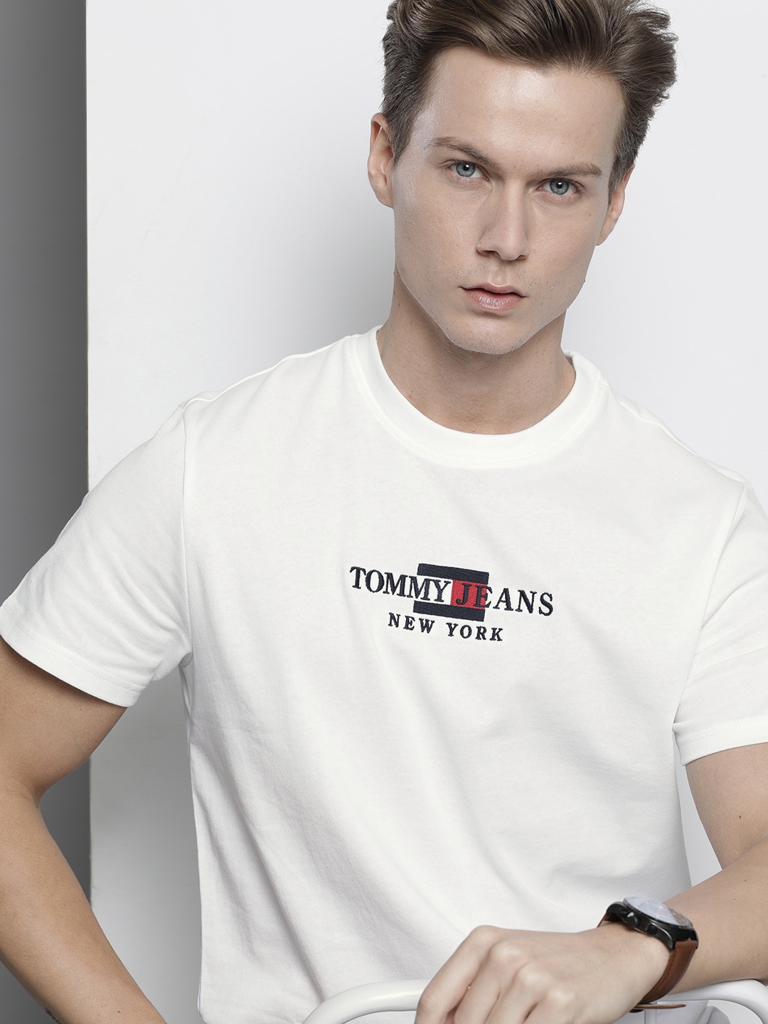 

Tommy Hilfiger Men White Black Printed Organic Cotton T-shirt