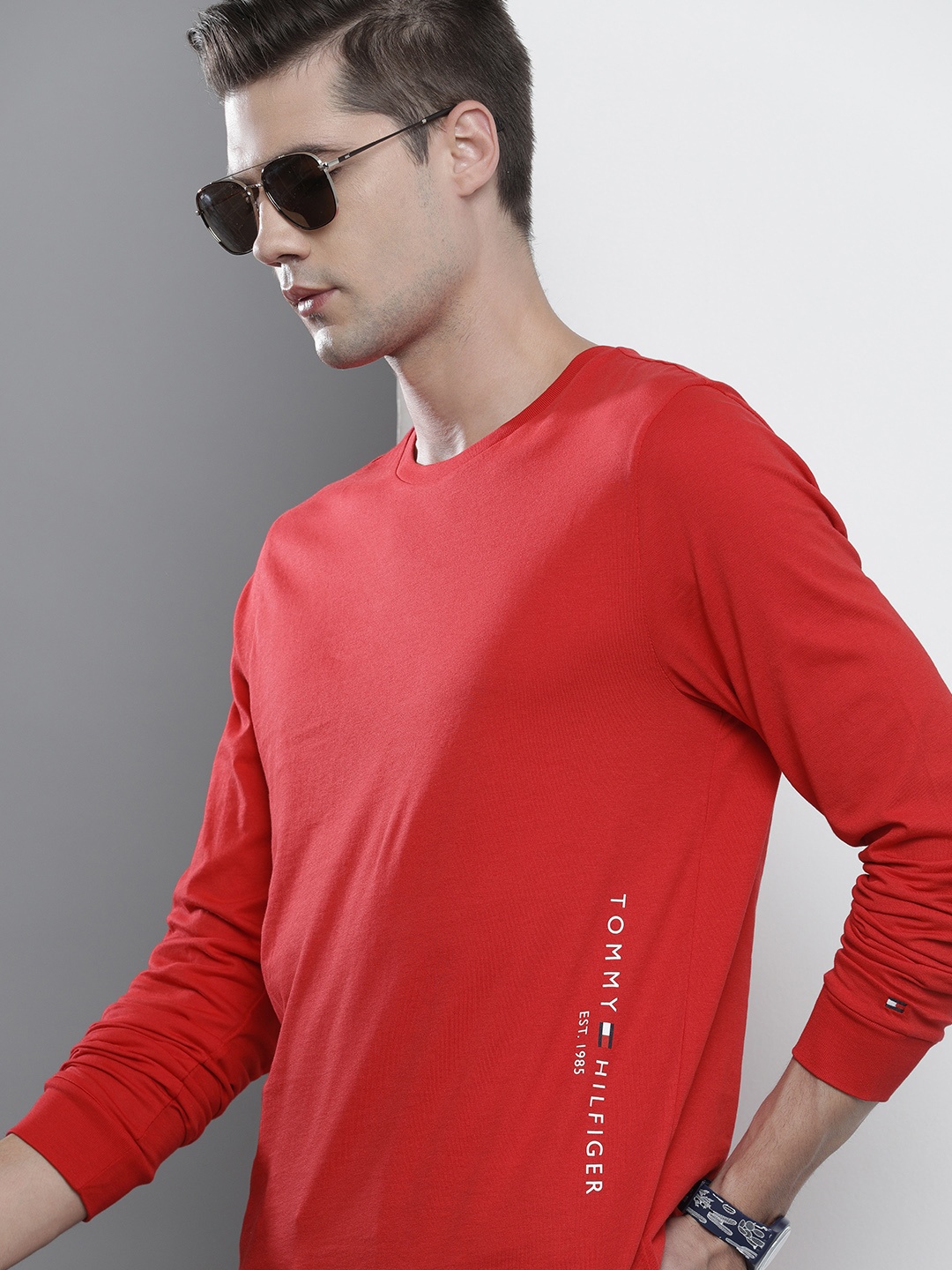 

Tommy Hilfiger Men Red Typography Printed Organic Cotton T-shirt