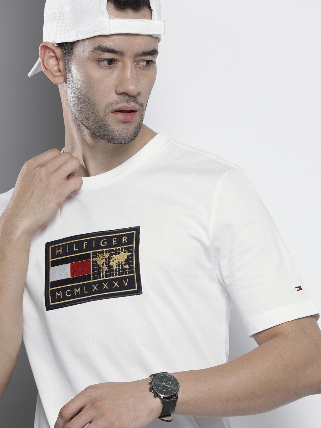 

Tommy Hilfiger Men White Organic Cotton Brand Logo Applique T-shirt
