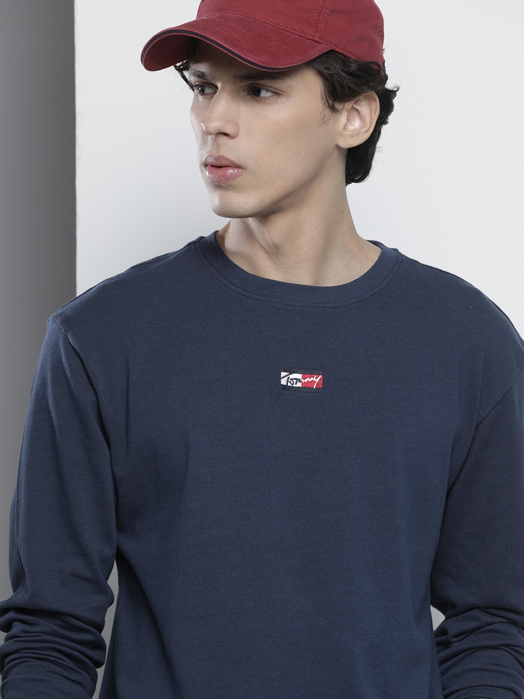 

Tommy Hilfiger Men Navy Blue Organic Cotton T-shirt