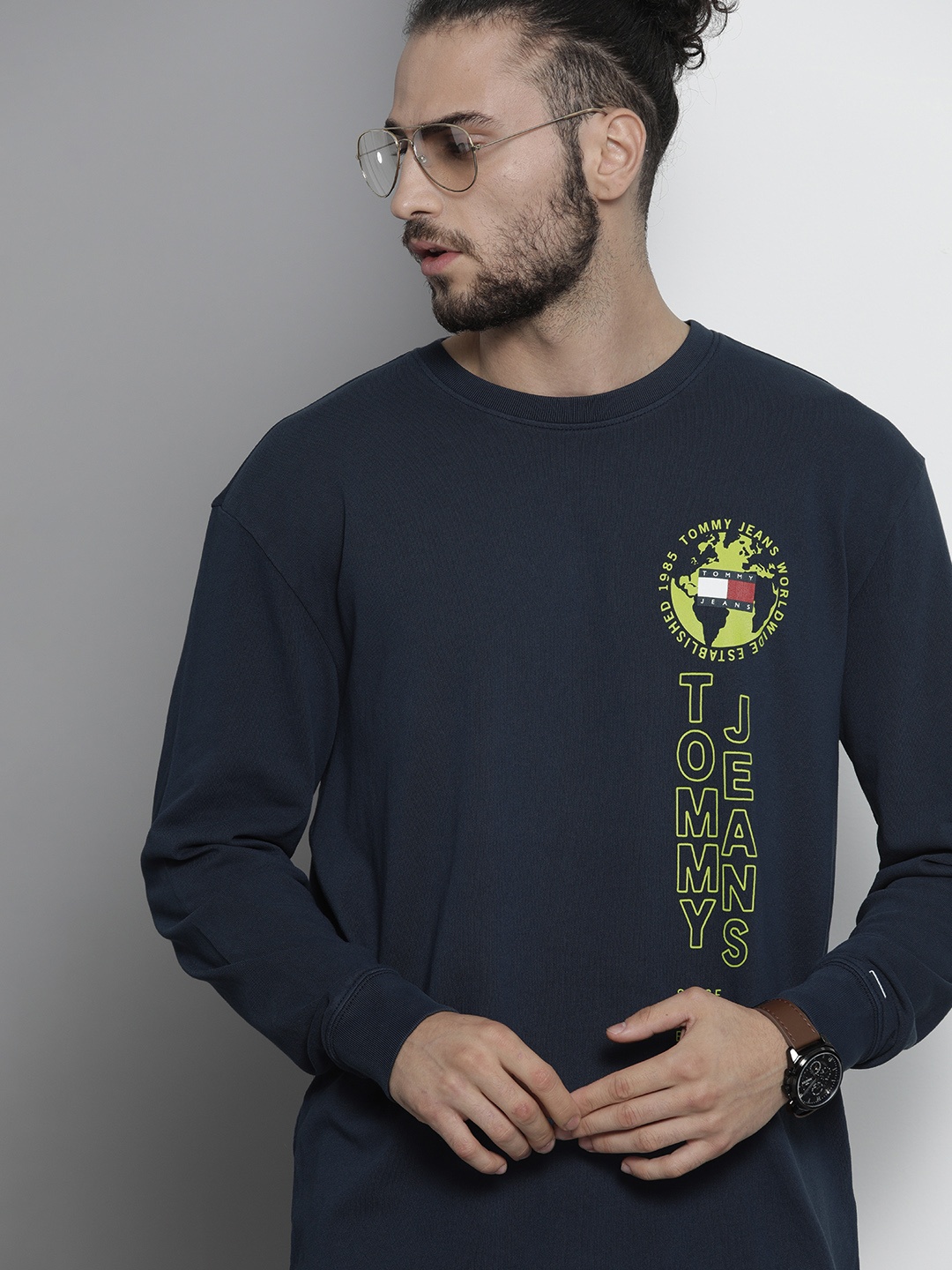 

Tommy Hilfiger Men Navy Blue Yellow Brand Logo Printed Loose Pure Cotton T-shirt