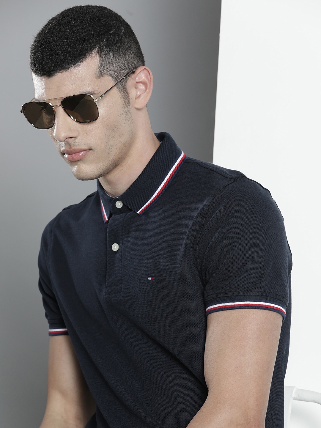

Tommy Hilfiger Men Navy Blue Polo Collar T-shirt