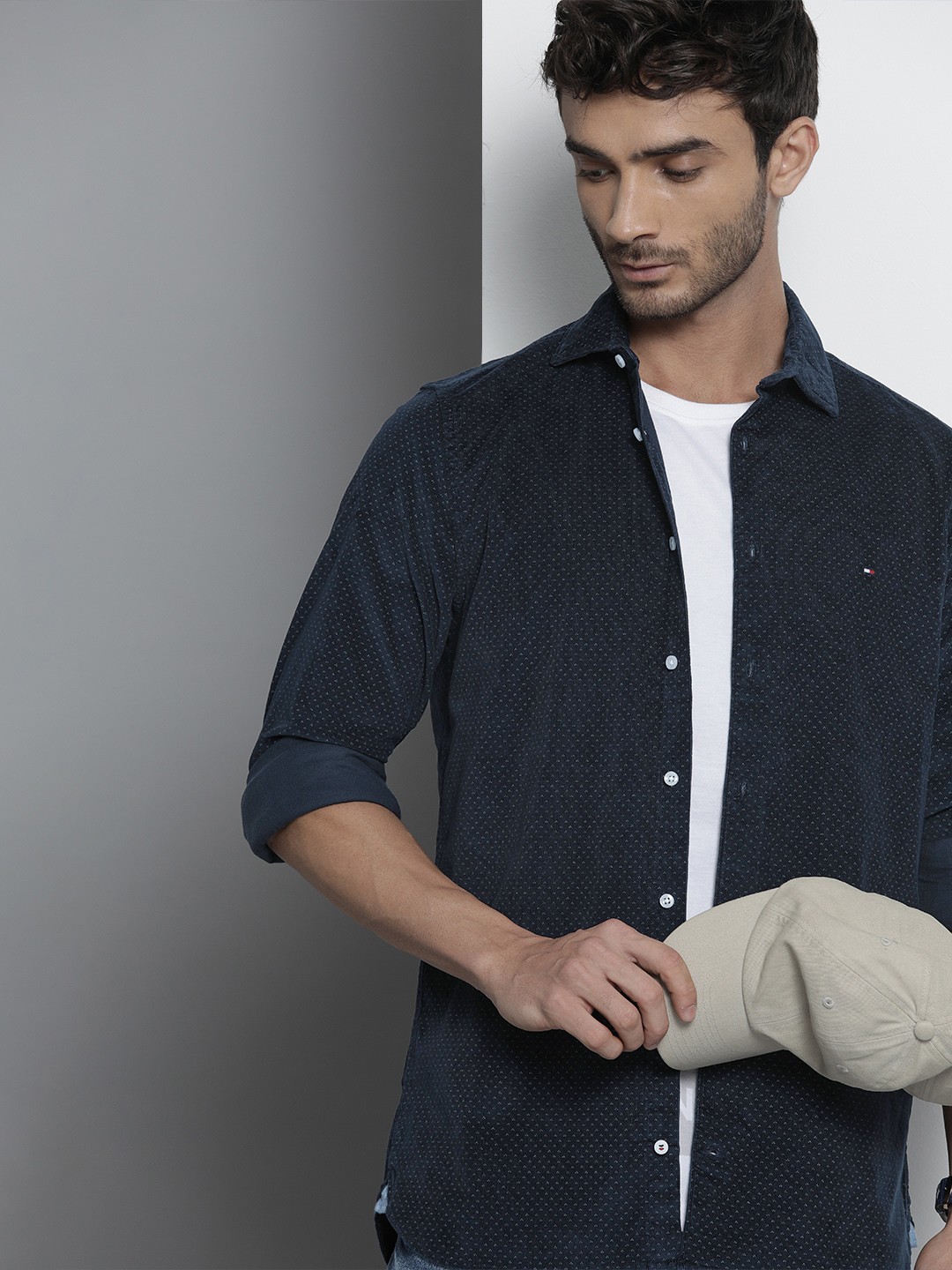 

Tommy Hilfiger Men Navy Blue Solid Printed Casual Shirt