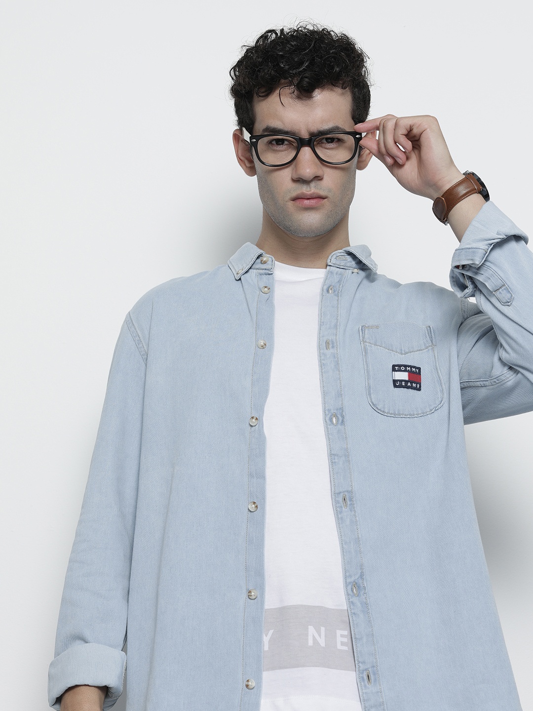 

Tommy Hilfiger Men Blue Solid Classic Fit Casual Shirt