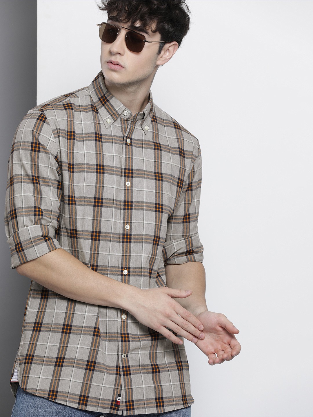 

Tommy Hilfiger Men Grey & Orange Checked Pure Cotton Oxford Casual Shirt
