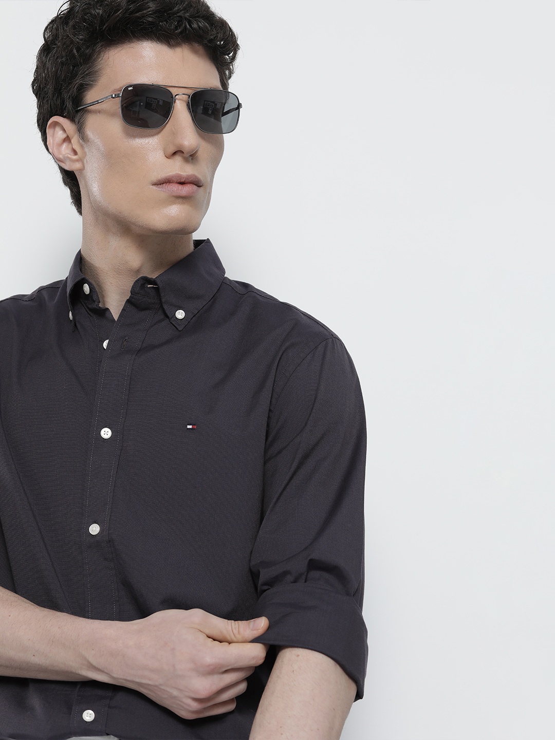 

Tommy Hilfiger Men Navy Blue Opaque Casual Shirt