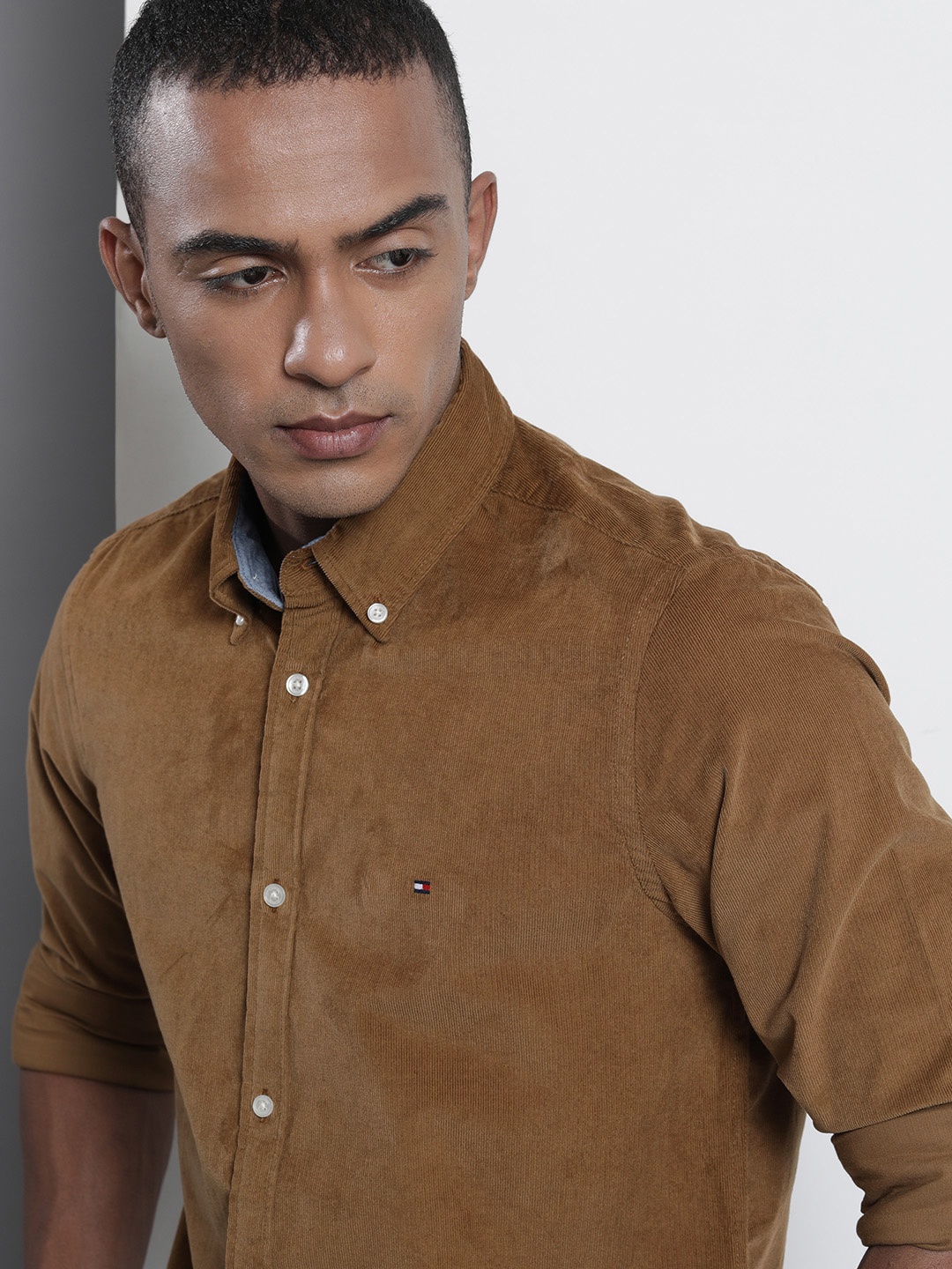 

Tommy Hilfiger Men Brown Opaque Casual Shirt