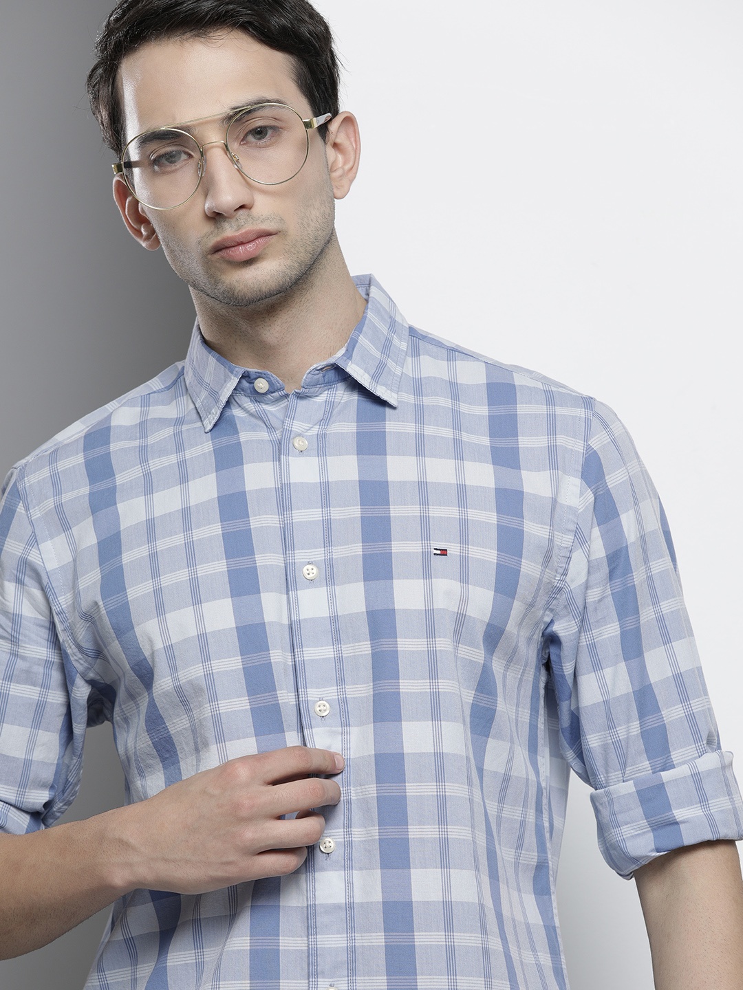 

Tommy Hilfiger Men Blue Checked Casual Shirt