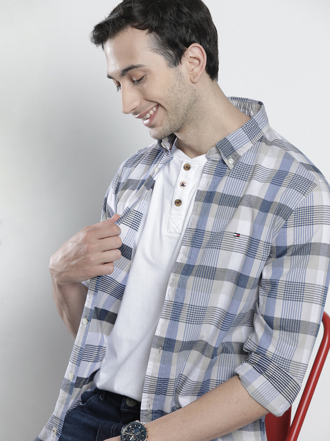 

Tommy Hilfiger Men Blue & White Checked Slim Fit Casual Shirt