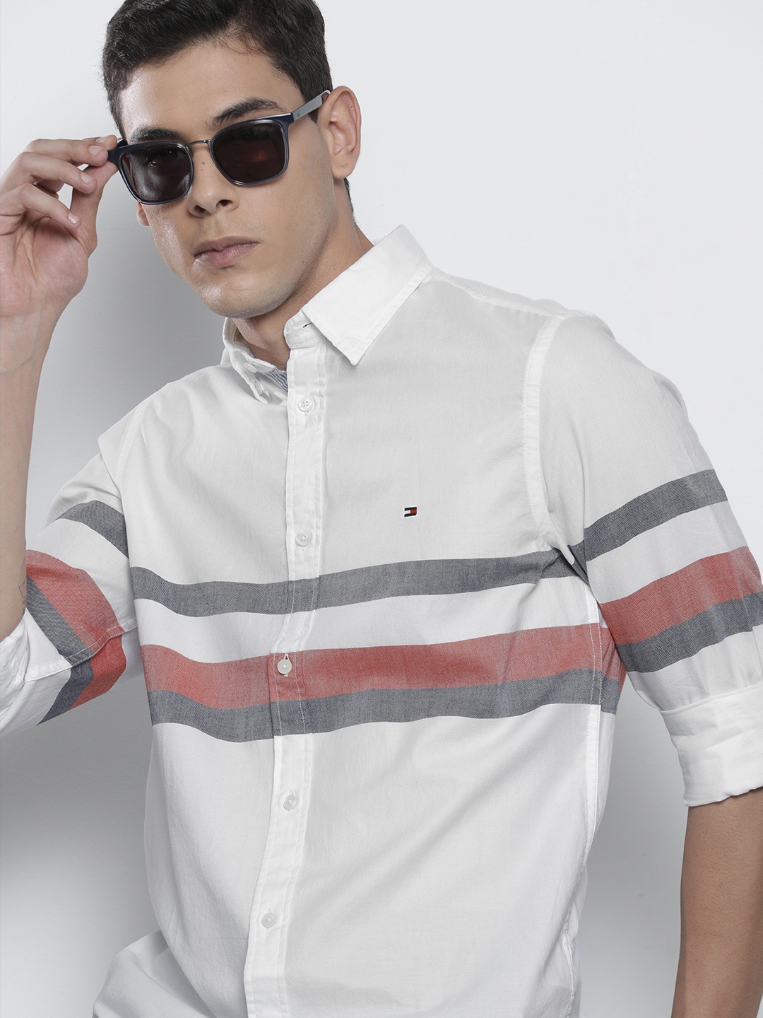 

Tommy Hilfiger Men White & Red Horizontal Striped Casual Shirt