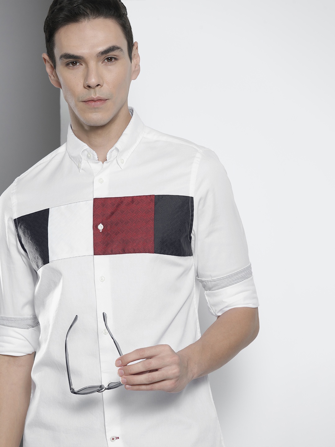 

Tommy Hilfiger Men White Slim Fit Textured Casual Shirt