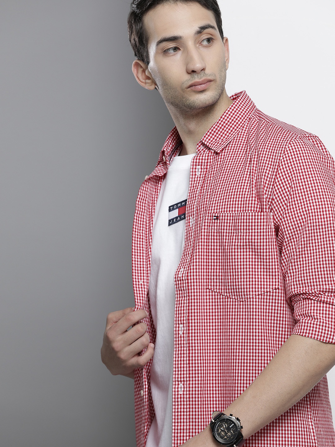 

Tommy Hilfiger Men Red Slim Fit Gingham Checks Checked Casual Shirt