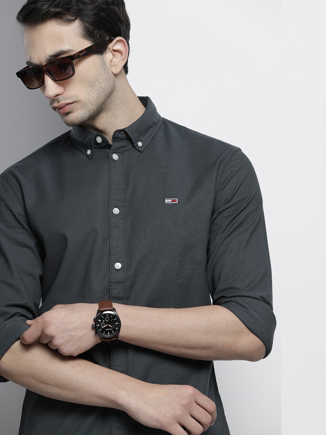 

Tommy Hilfiger Men Navy Blue Slim Fit Casual Shirt
